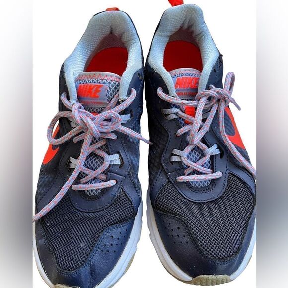 NIKE WOMENS SIZE 9.5 WILD TRAIL
ATHLETIC SHOES - Picture 1 of 7